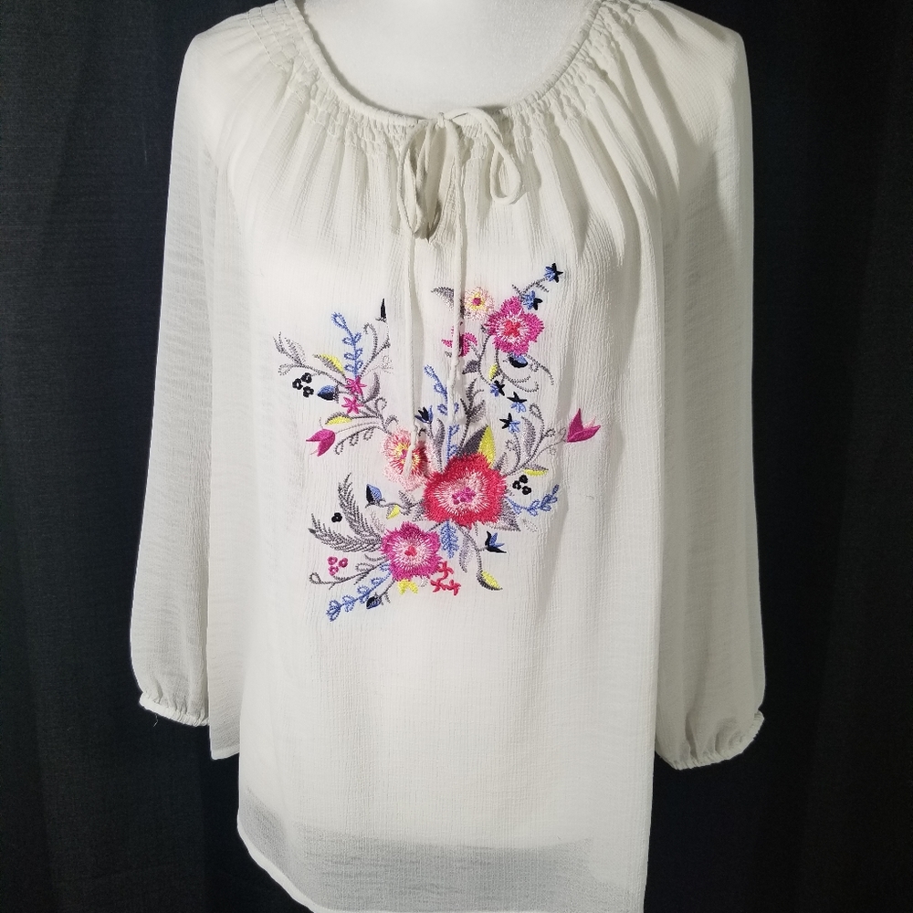 Daisy Fuentes Cream Floral Embroidered Women Tunic Top. Size M - Picture 1 of 8